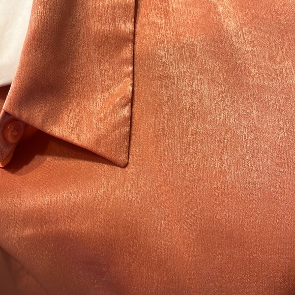 Cropped Forever 21 Silky Top. Size Medium. - Picture 4 of 5